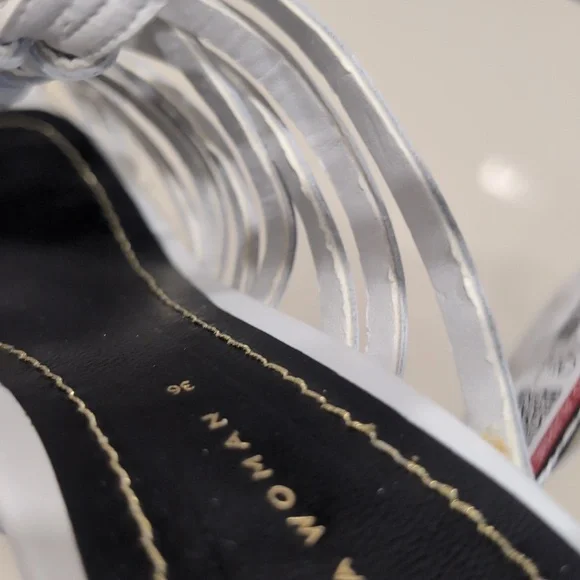 NWT Strappy heels - Picture 13 of 14